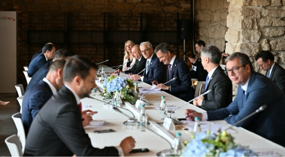 prezident-ilham-eliyev-kishineuda-enerji-tehlukesizliyine-hesr-olunmush-deyirmi-masada-ishtirak-edib