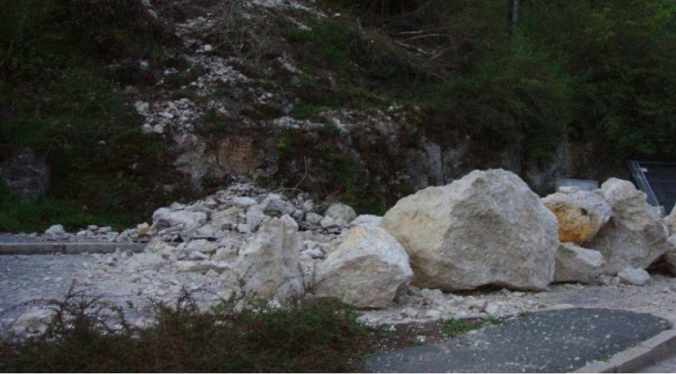 chinde-qaya-parchalarinin-qopmasi-neticesinde-19-nefer-olub-5-i-ise-yaralanib