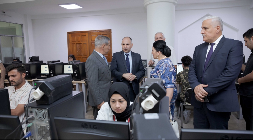 ictimai-nezaret-ve-meslehet-shurasinin-uzvleri-atu-da-imtahan-prosesini-izleyibler
