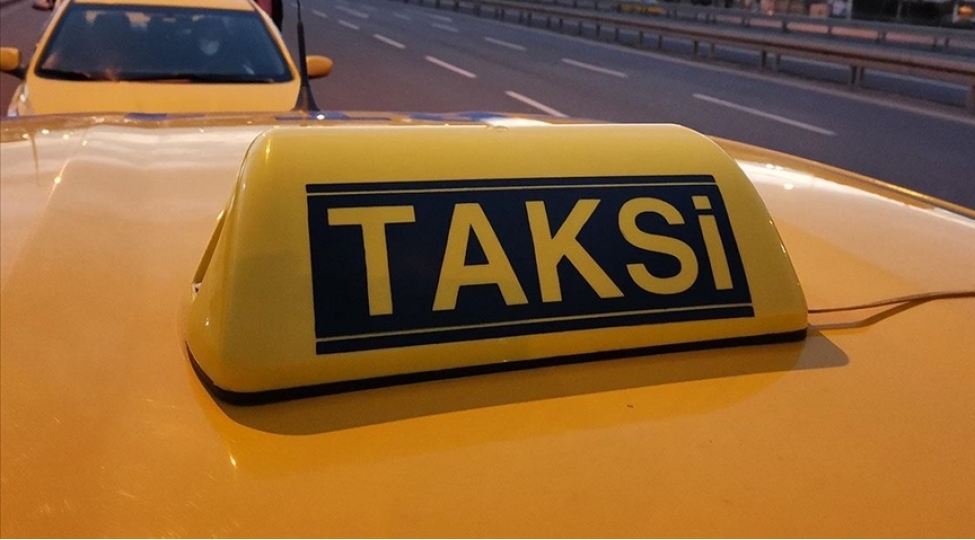 taksi-fealiyyeti-uchun-qeydiyyat-kechmish-suruculerin-sayi-achiqlanib