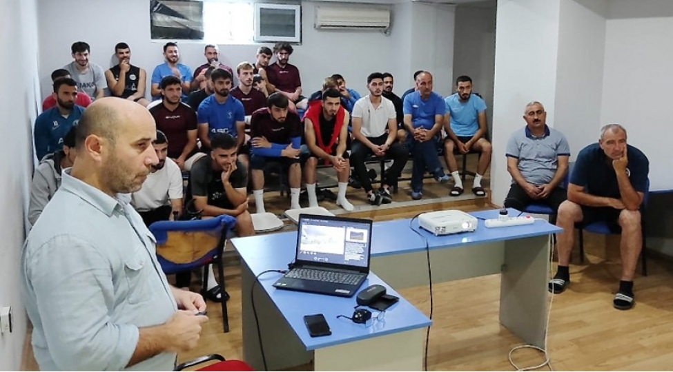 irevan-komandasina-danishilmish-oyunlarla-bagli-seminar-kechirilib