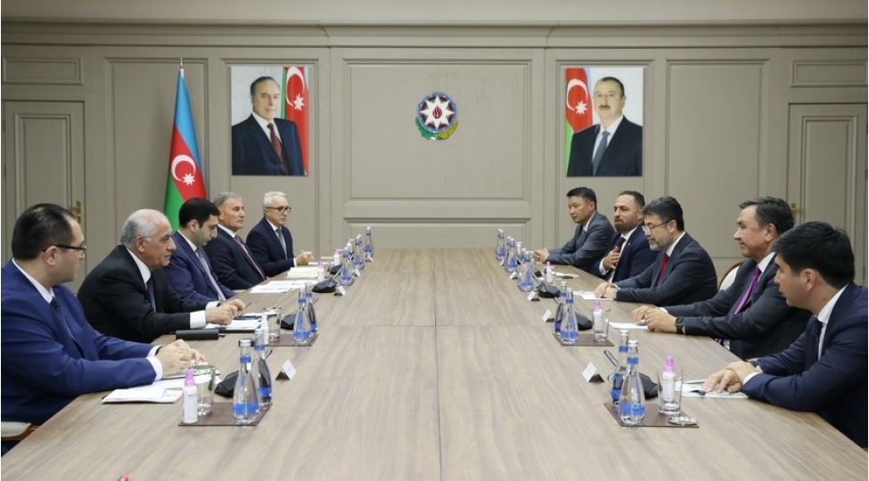 eli-esedov-tdt-nin-bakidaki-tedbirlerinde-ishtirak-eden-nazirlerle-gorushub