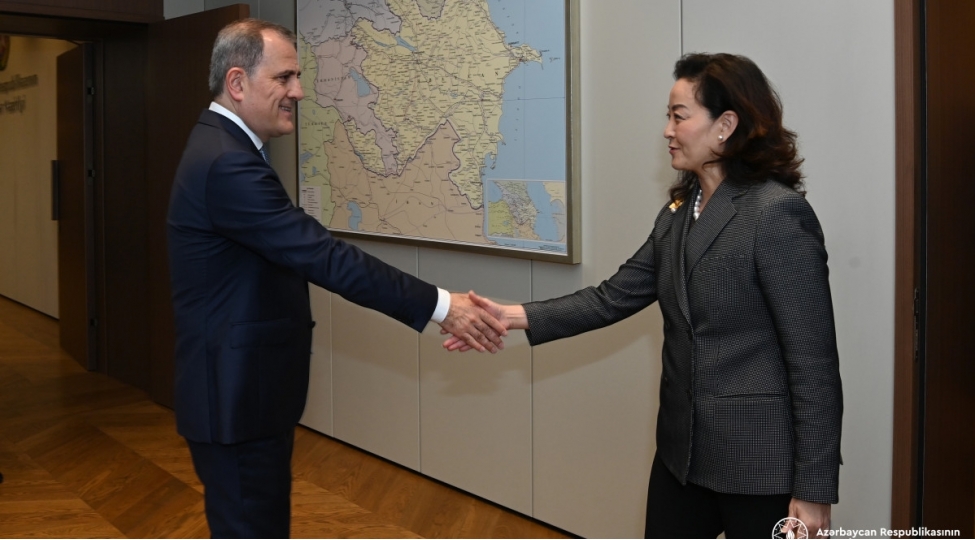 ceyhun-bayramov-absh-dovlet-katibinin-komekchisini-ermeni-sakinlerin-reinteqrasiyasi-uzre-aparilan-danishiqlar-barede-melumatlandirib