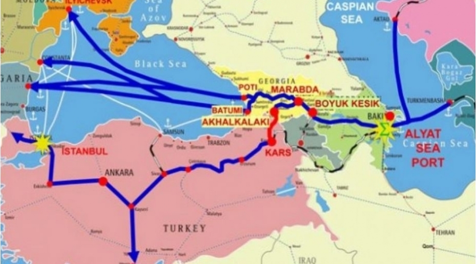 shimaldan-cenuba-qerbden-sherqe-uzanan-yollar