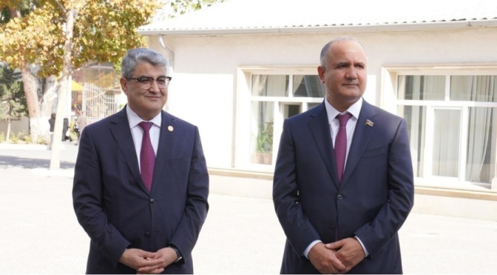bineqedide-yerli-sakinlerle-gorushler-davam-edir