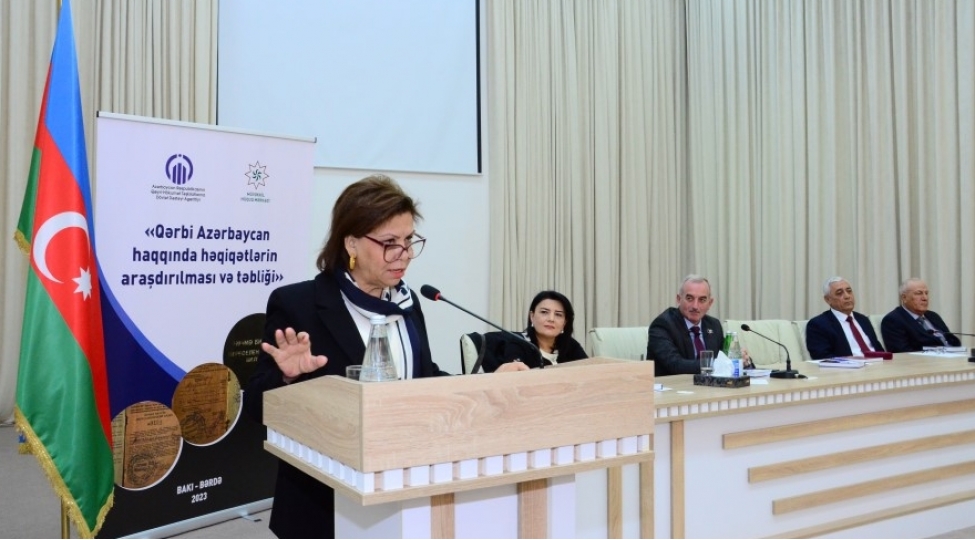 berdede-qerbi-azerbaycana-qaydish-imirlide-meskunlashma-kitabinin-teqdimat-merasimi-kechirilib-foto