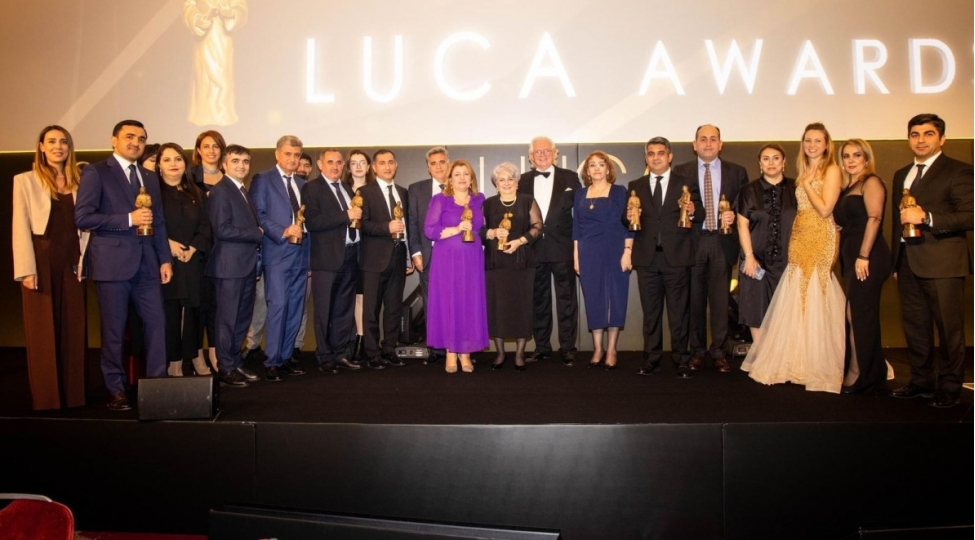 azerbaycanin-maliyye-mutexessisleri-beynelxalq-summitde-mukafatlandiriliblar-foto