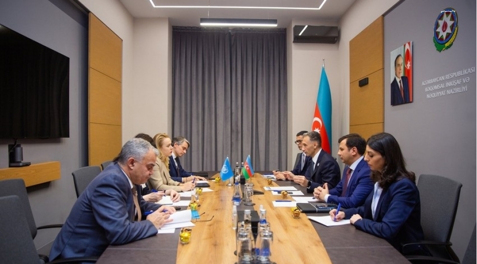 azerbaycan-unece-ile-ikt-ve-neqliyyat-sahelerinde-emekdashligi-genishlendire-biler