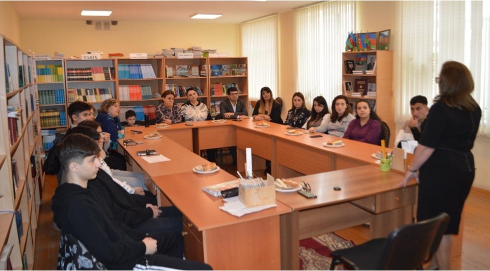 tehsilalanlarin-ictimai-sosial-fealliginin-artirilmasi-uzre-yaradilan-klublarin-fealiyyeti-muzakire-olunub-foto