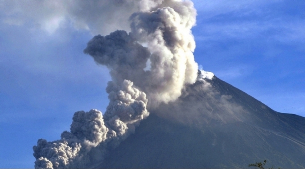 İndoneziyada vulkan püskürməsi nəticəsində 11 nəfər ölüb