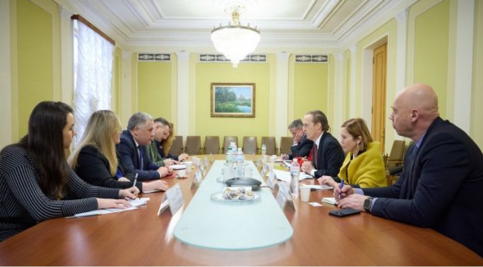 ukrayna-ai-ile-tehlukesizlik-zemanetlerine-dair-meslehetleshmelere-bashlayib