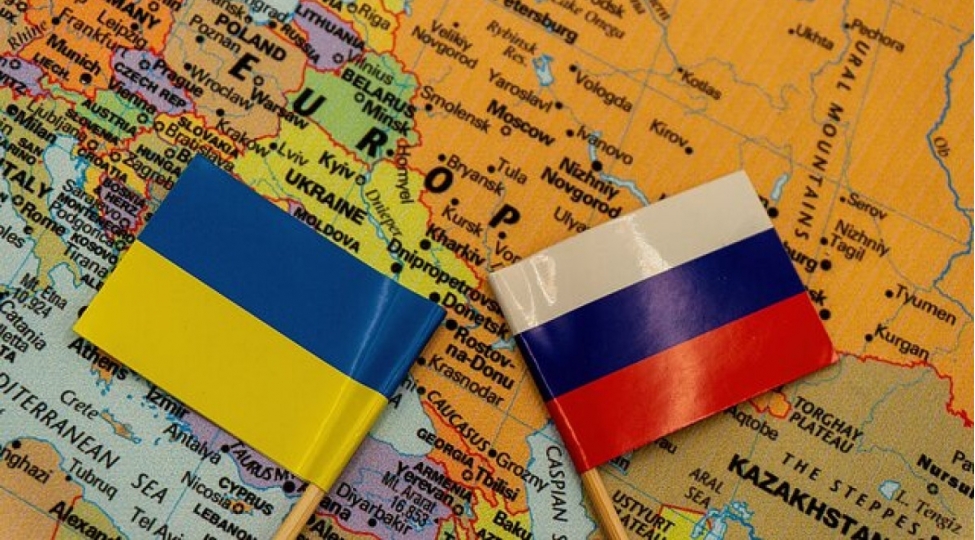 İzvestiya: Rusiya Qərb ölkəsinin ərazisində Ukrayna ilə danışıqlara hazırdır