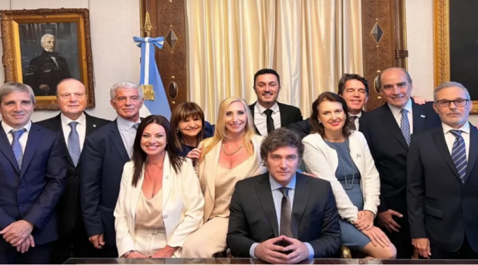 argentinada-nazirliklerin-sayi-19-dan-9-a-endirilib