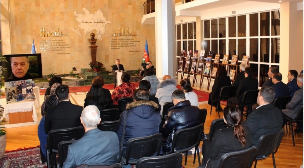 ozbekistanda-ulu-onder-heyder-eliyevin-anim-gunu-ile-elaqedar-merasim-kechirilib