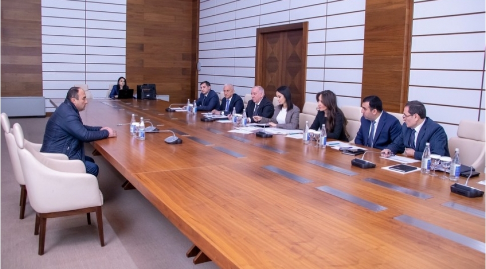 dashinmaz-emlakin-dovlet-kadastri-ve-reyestrinin-sedri-shemkirde-vetendashlari-qebul-edib-foto