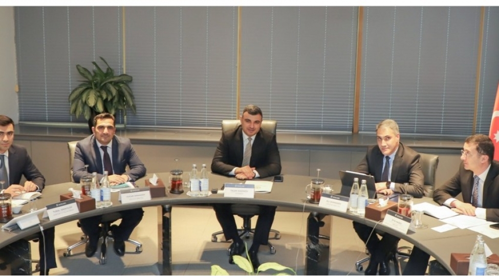 amb-ve-ebrd-yerli-pul-bazarlari-haqqinda-fikir-mubadilesi-aparib