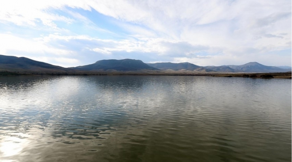 xachinchay-su-anbari-7-min-hektar-torpaq-sahesini-su-ile-temin-edecek