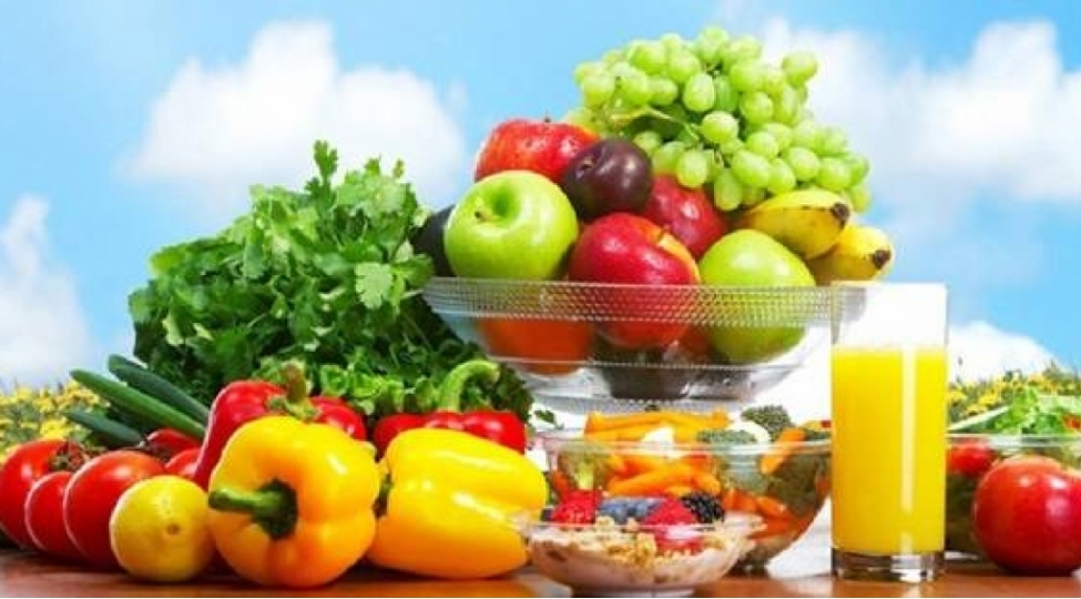 qishda-xesteliklere-qarshi-a-ve-c-vitaminleri-ile-bol-olan-qidalari-qebul-etmek-ehemiyyetlidir