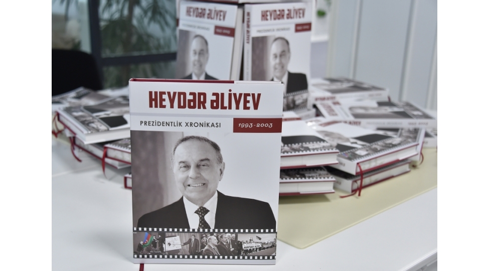 heyder-eliyev-prezidentlik-xronikasi-1993-2003-kitabi-teqdim-edilib-foto