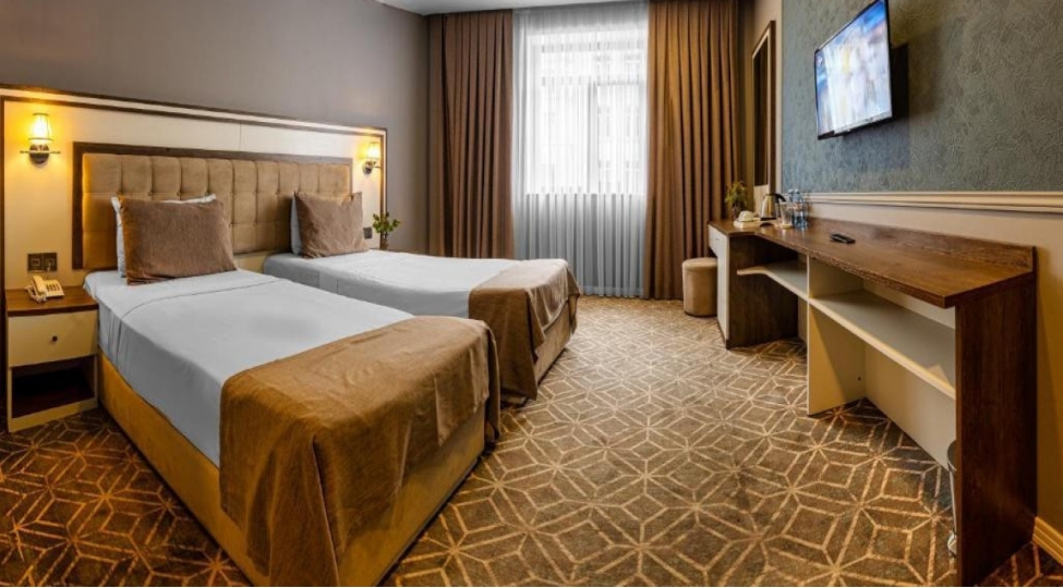 gelen-ilden-regionlarda-mehmanxana-hotel-ve-sanatoriyalara-3-il-vergi-guzeshti-olacaq