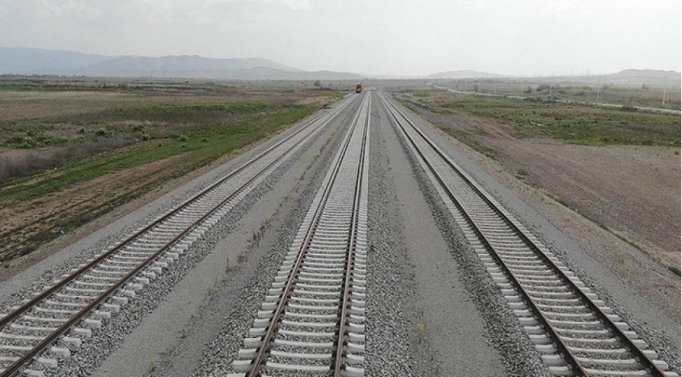 samir-sherifov-azerbaycan-demir-yolu-neqliyyati-infrastrukturu-layiheleri-uchun-vesait-celb-etmeyi-planlashdirir