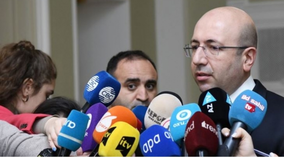 anar-quliyev-bakinin-merkezinde-yalniz-yungul-senaye-saheleri-qalacaq