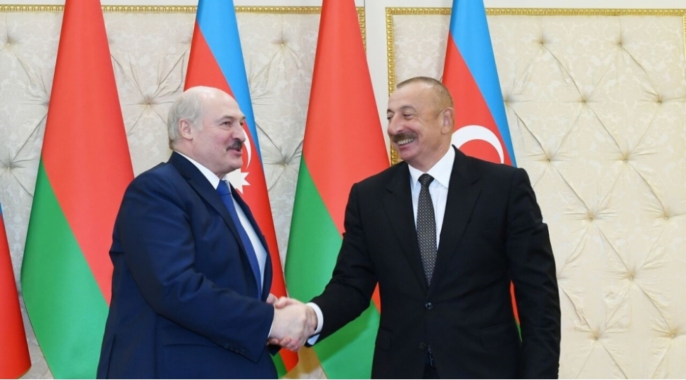 lukashenko-prezident-ilham-eliyevi-tebrik-edib-2