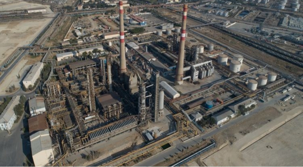 azerbaycanda-neftin-emali-azalib-2