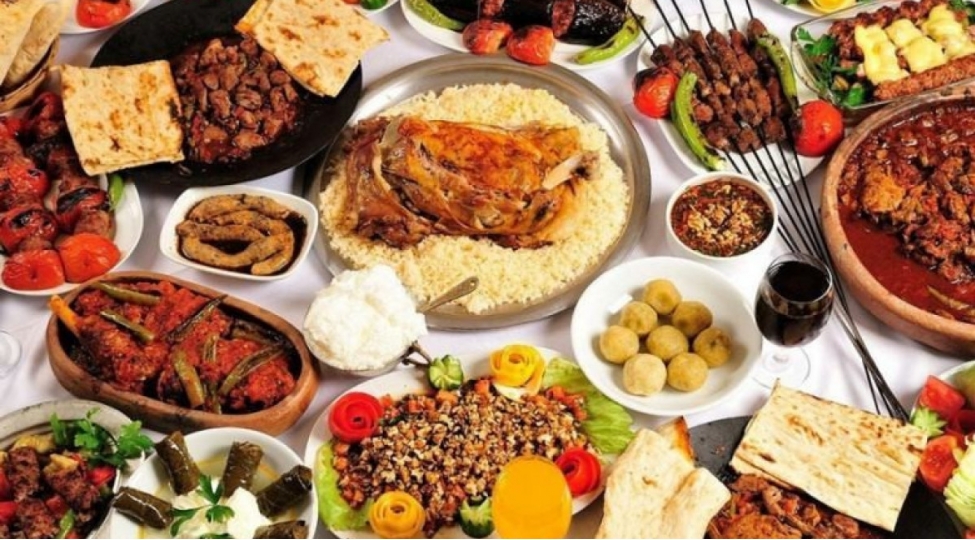 oten-ay-azerbaycanda-restoranlara-147-milyon-manat-xerclenib