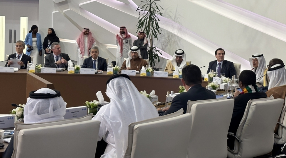nazir-muavini-enerjiye-baxish-uzre-14-cu-iea-ief-opec-simpoziumunda-chixish-edib