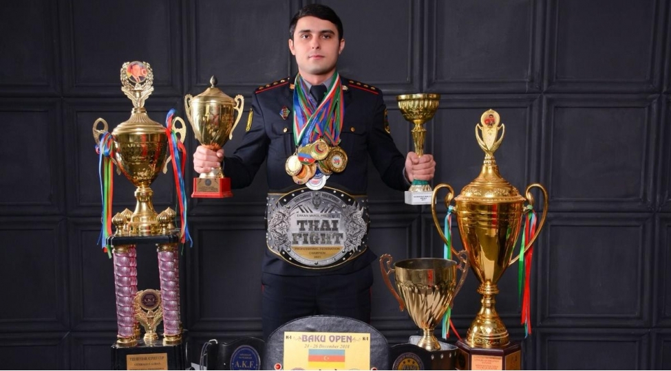 polis-kapitani-kok-peshekar-kemerinin-sahibi-oldu-video