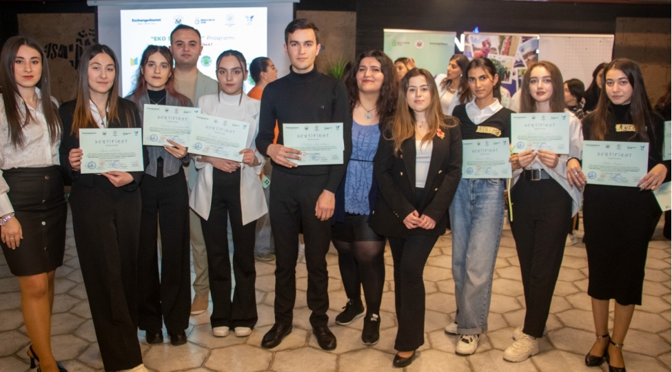 bakida-eko-sefir-qizlar-proqraminin-ictimai-teqdimati-kechirilib-foto