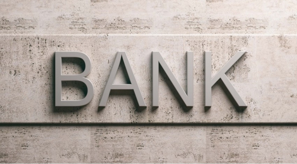 bank-sektorunun-menfeeti-10-den-chox-artib