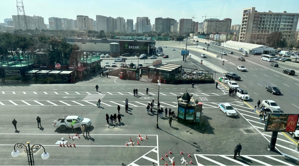 genclik-metrostansiyasinin-yaninda-yeni-neqliyyat-mubadile-merkezi-yaradilib