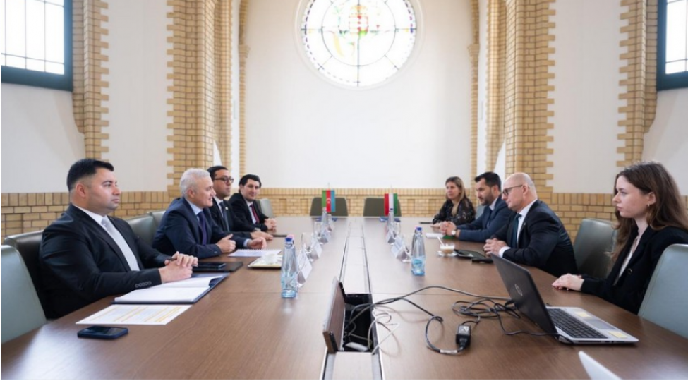 azerbaycan-ve-macaristan-reqabet-sahesinde-anlashma-memorandumu-imzalayib