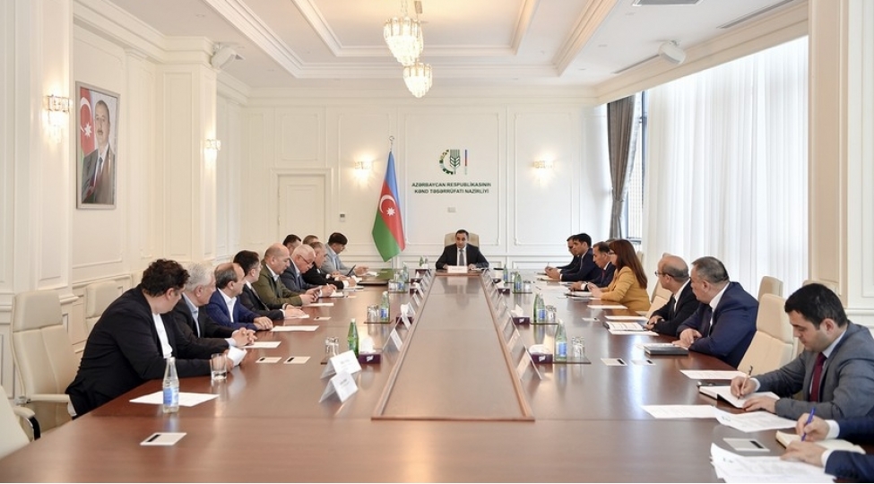 sarvan-ceferov-shirketlerle-1005-min-hektar-sahede-pambiq-istehsali-uchun-muqavile-baglanilib-foto