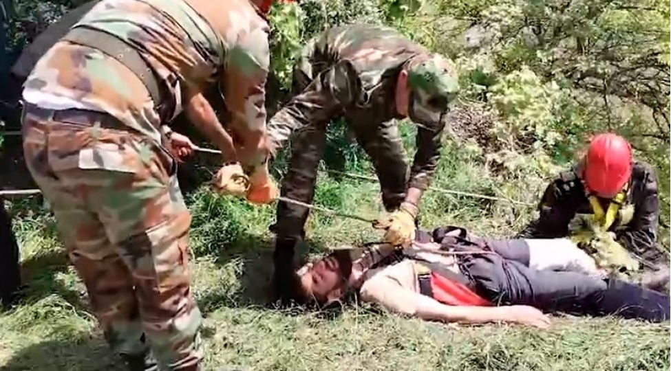 tovuzda-derede-komeksiz-veziyyetde-qalan-vetendash-xilas-edilib