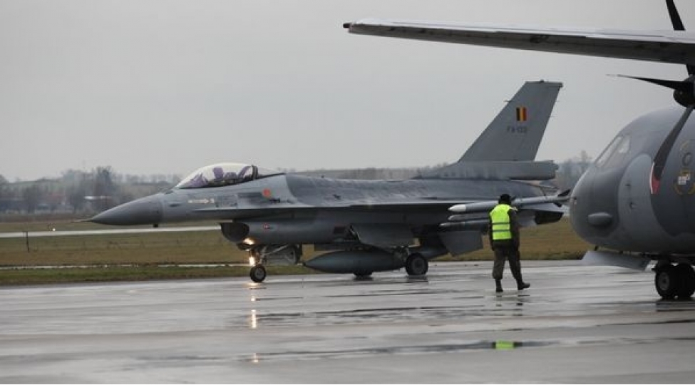 Ukrayna F-16 qırıcılarını necə gizlədəcək? -FOTO 