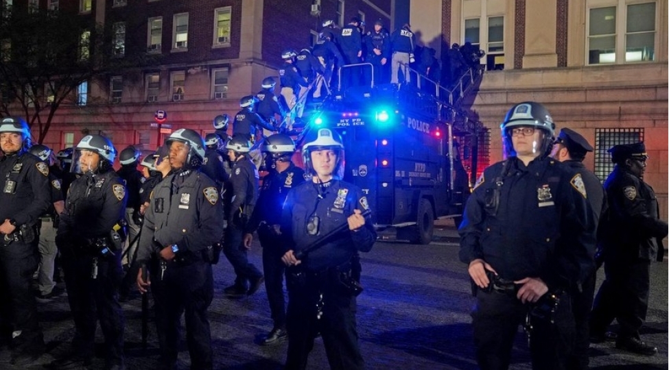 nyu-york-polisi-felestin-terefdarlarinin-ele-kechirdiyi-universitet-kampusuna-basqin-edib