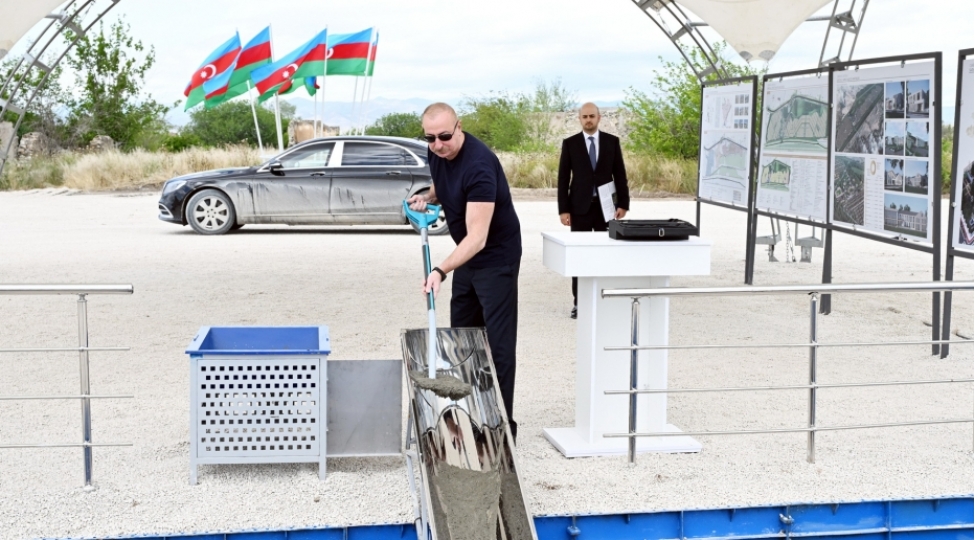 prezident-ilham-eliyev-cebrayil-rayonunun-saricalli-kendinin-temelini-qoyub-yenilenib