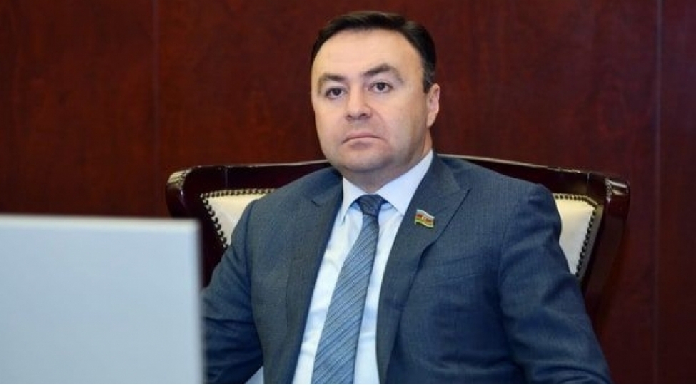 klod-vizler-bu-beyanati-ile-ozunu-biabir-edib-deputat