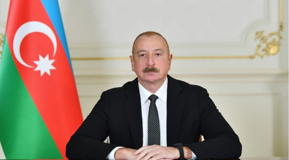 azerbaycan-prezidenti-litvali-hemkarini-tebrik-edib