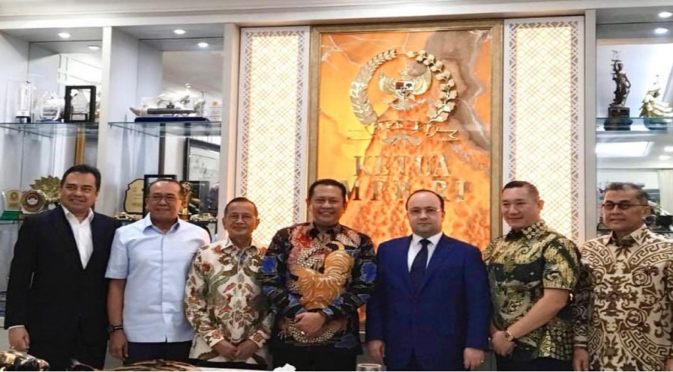 azerbaycan-indoneziyadan-3000-avtobus-almagi-planlashdirir