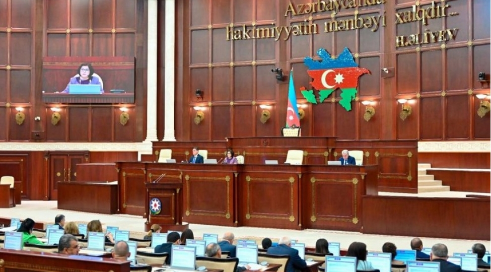 mm-in-yaz-sessiyasinin-ishleri-planina-daxil-edilmish-iki-layihe-qebul-edilmeyib