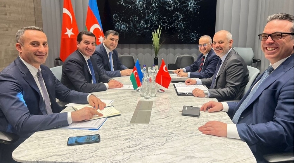 hikmet-haciyev-turkiye-ve-qazaxistandan-olan-hemkarlari-ile-regional-meseleleri-muzakire-edib