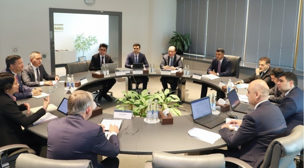 amb-ve-imf-pul-siyaseti-hedeflerine-nail-olunmasini-muzakire-edib