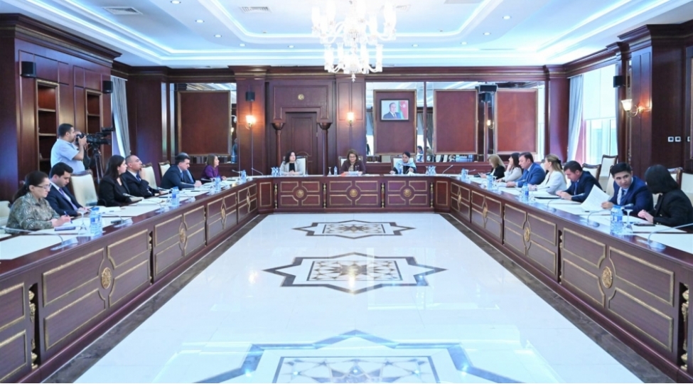 aile-qadin-ve-ushaq-meseleleri-komitesinin-iclasi-kechirilib