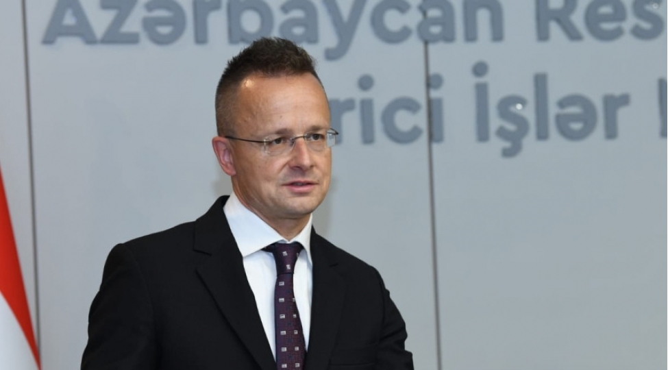 peter-siyarto-macaristanin-ai-shurasina-sedrliyi-dovrundeki-prioritetlerini-achiqlayib