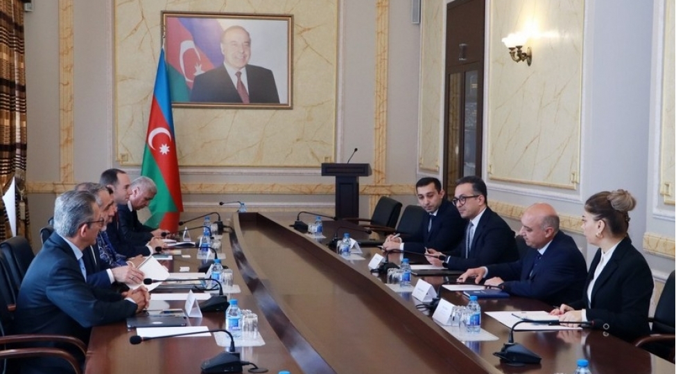 dovlet-komitesinin-sedri-beynelxalq-behai-icmasinin-bmt-deki-bash-numayendesi-ile-gorushub-foto