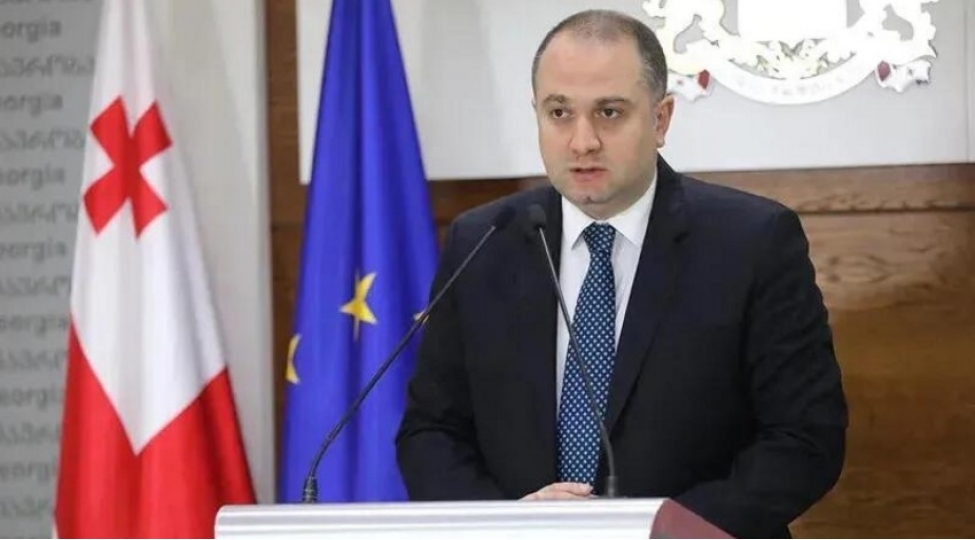 gurcustanin-mudafie-naziri-azerbaycanda-seferdedir